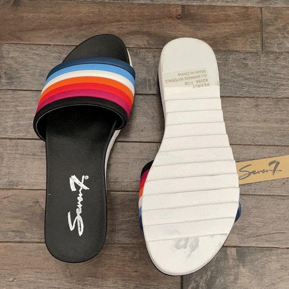 Seven7 | Pearly Rainbow Slides - Picture 5 of 5